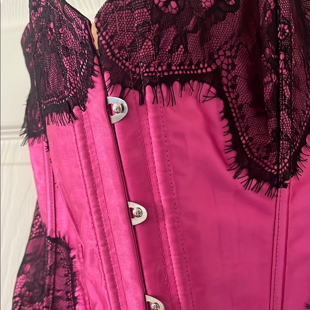 ADORE ME MAHOGANY LACE CORSET Size Medium Mean Girls - Picture 3 of 8
